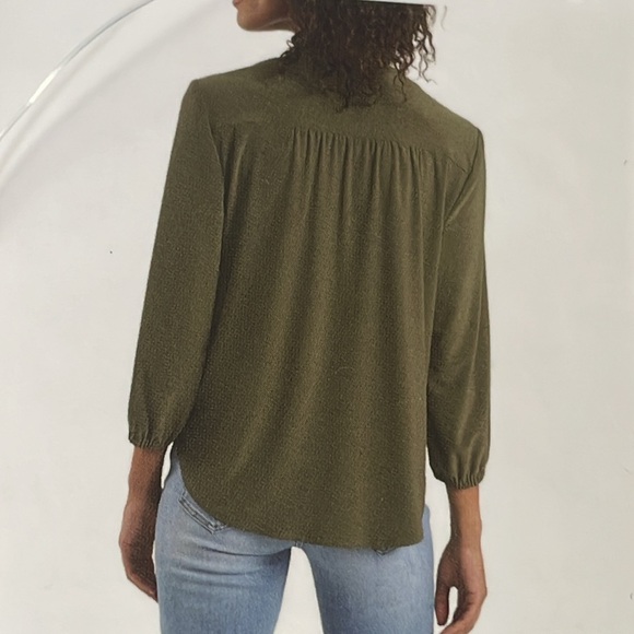 Two By Vince Camuto - Women’s V-Neck Long Sleeve Top - Picture 7 of 7